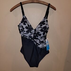 Ocean Jewel Black and White Women's One Piece Swimsuit 8-10 NWT soft molded cups